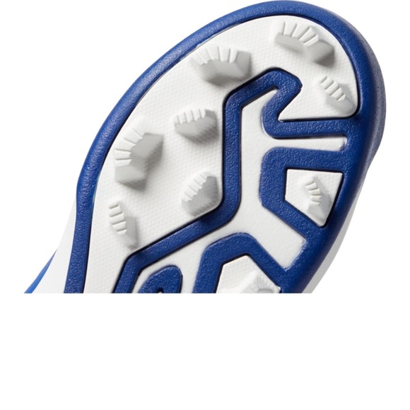 New Balance Blue and White Sneakers with Classic Design - Picture 6 of 6